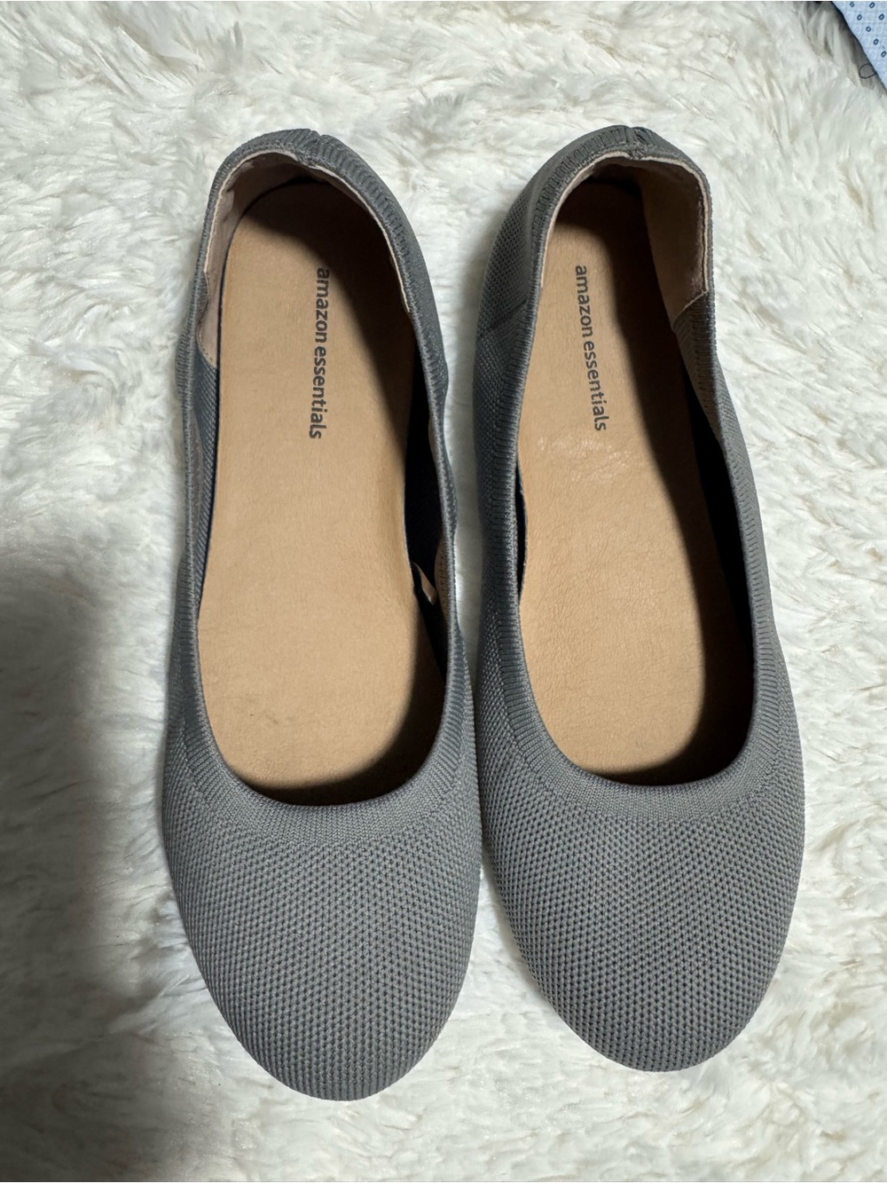 Amazon Essentials Women's Gray Knit Slip-On Ballet Flats